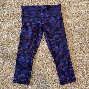 Lululemon Blue Camo Wunder Unders Size 8